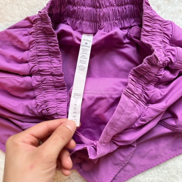 Lululemon RARE discontinued magenta glow hotty hot shorts sz 10 Reg - Picture 3 of 5